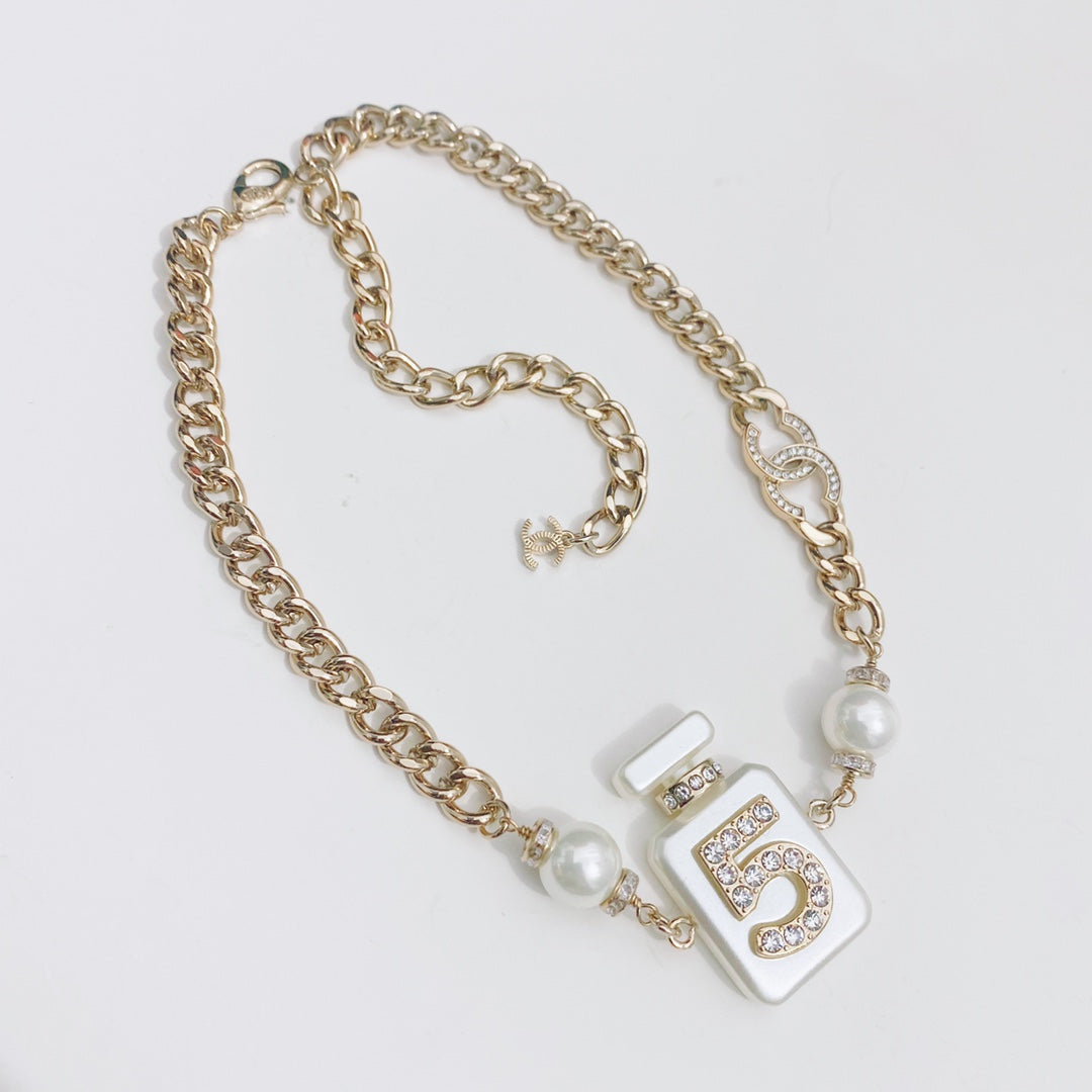 Perfume bottle 5 word glass pearl double C diamond necklace