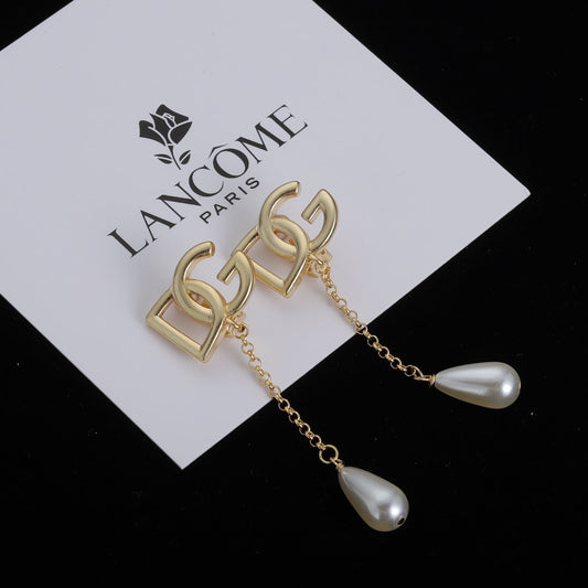 Classic GD Pearl Drop Earrings