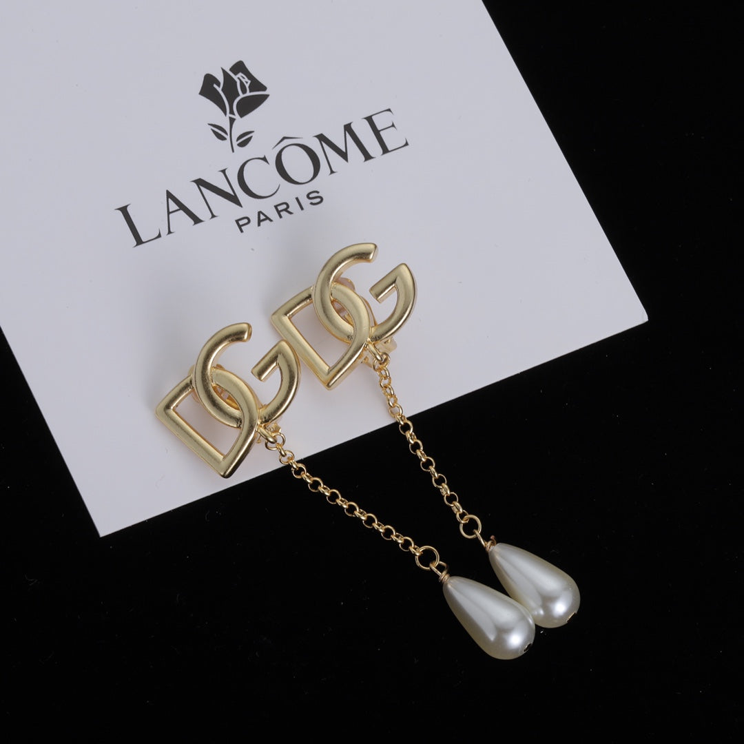 Classic GD Pearl Drop Earrings