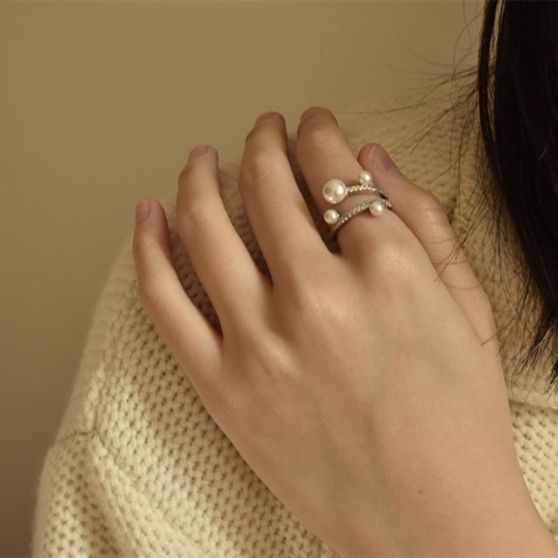 Lightweight Luxury Rhinestone Pearl Ring