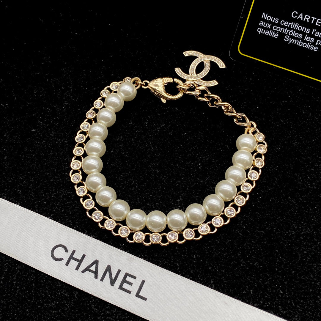 Luxury pearl and diamond necklace + bracelet