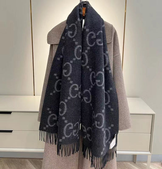 Autumn and winter scarves - Jacquard