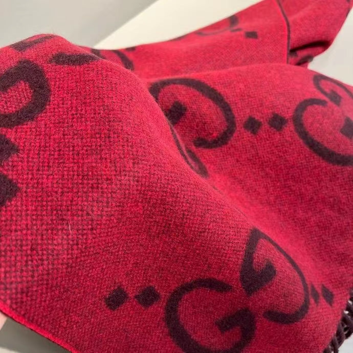 Autumn and winter scarves - Jacquard