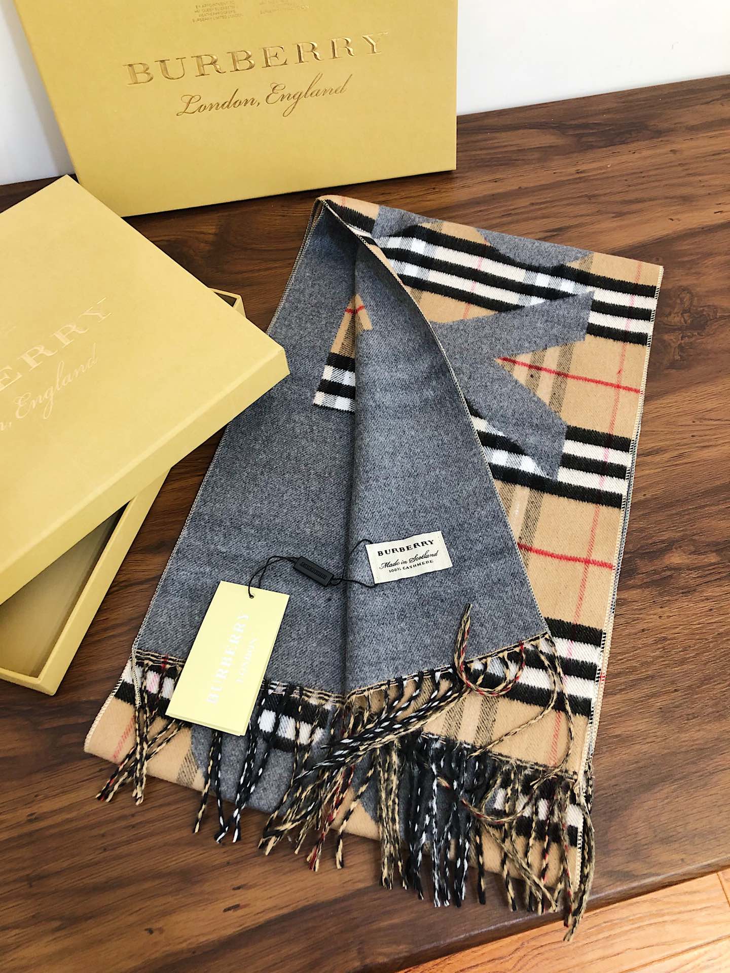 Autumn and winter scarves - Checkered