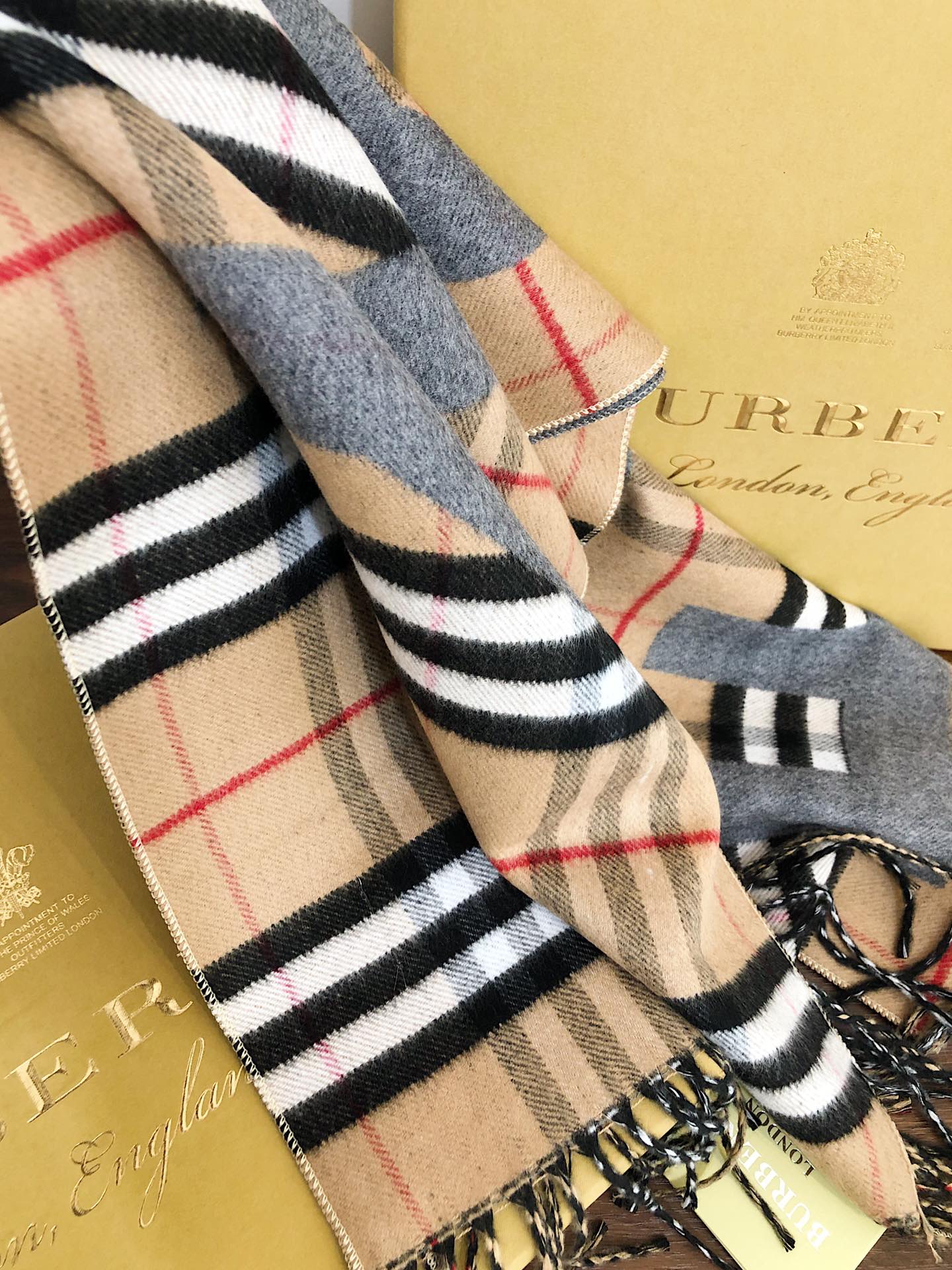 Autumn and winter scarves - Checkered