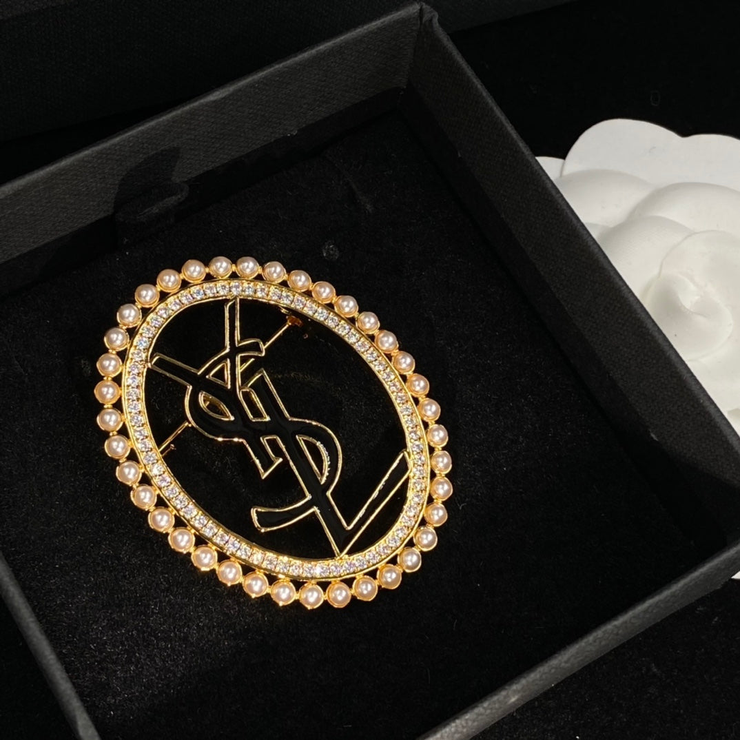 2023 Pearl Circles Brooch