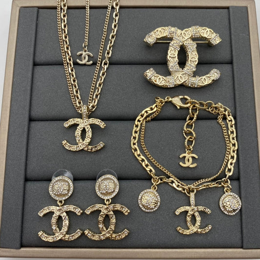 Vintage Gold Double C Set