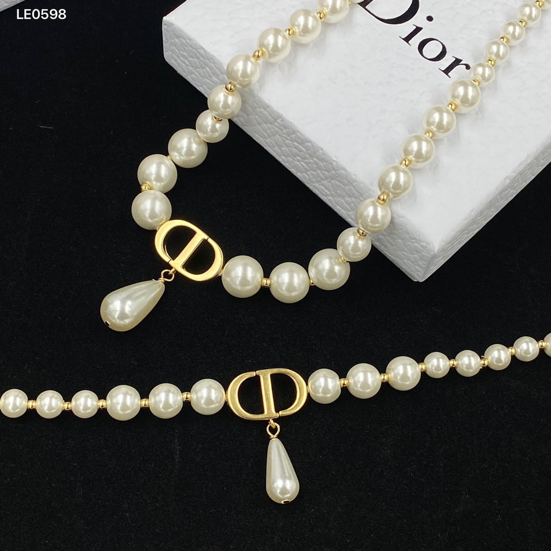 Luxury CD Pearl Necklace