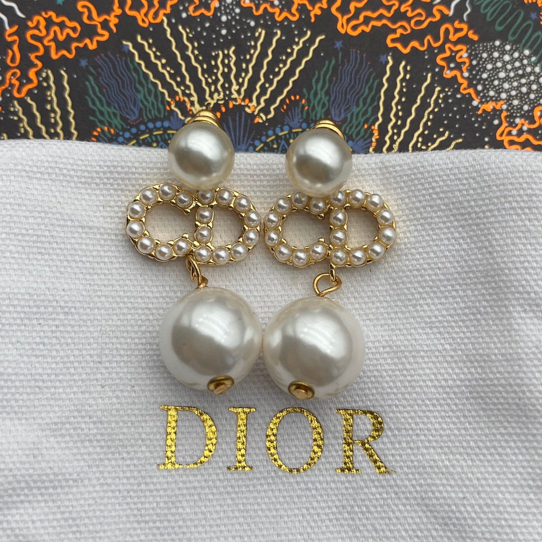 Luxury CD Pearl Earrings