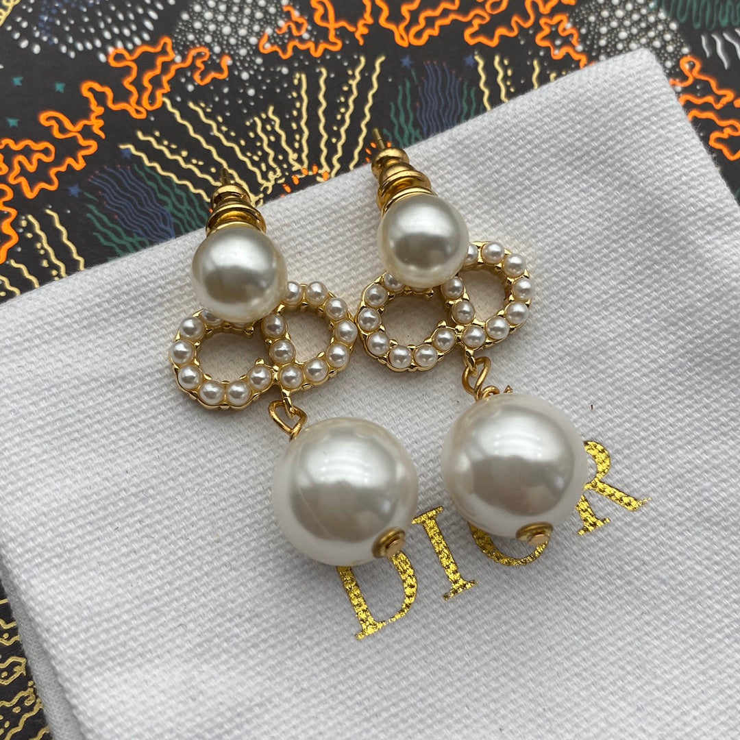 Luxury CD Pearl Earrings