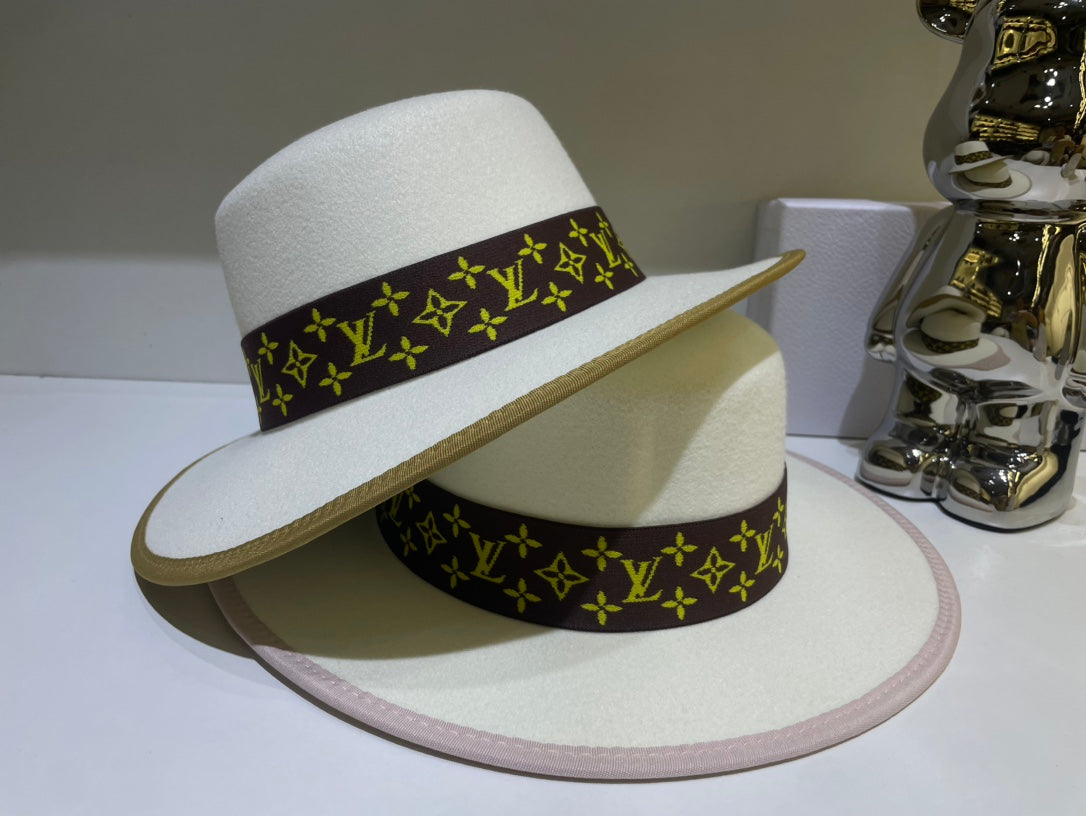 Women's Hats—1020