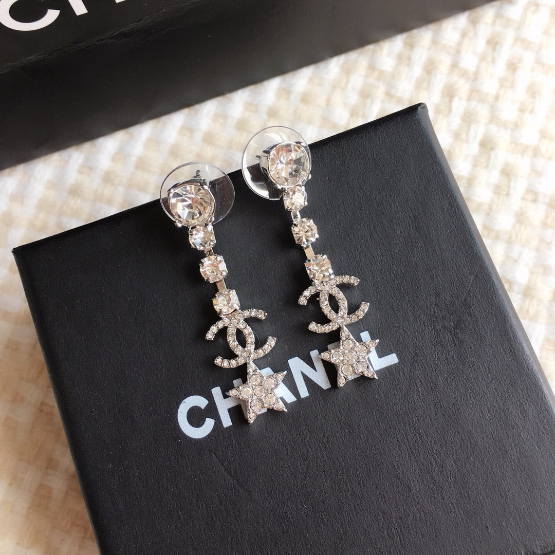 fashion star CC short earrings