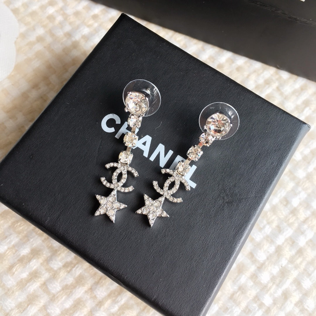 fashion star CC short earrings