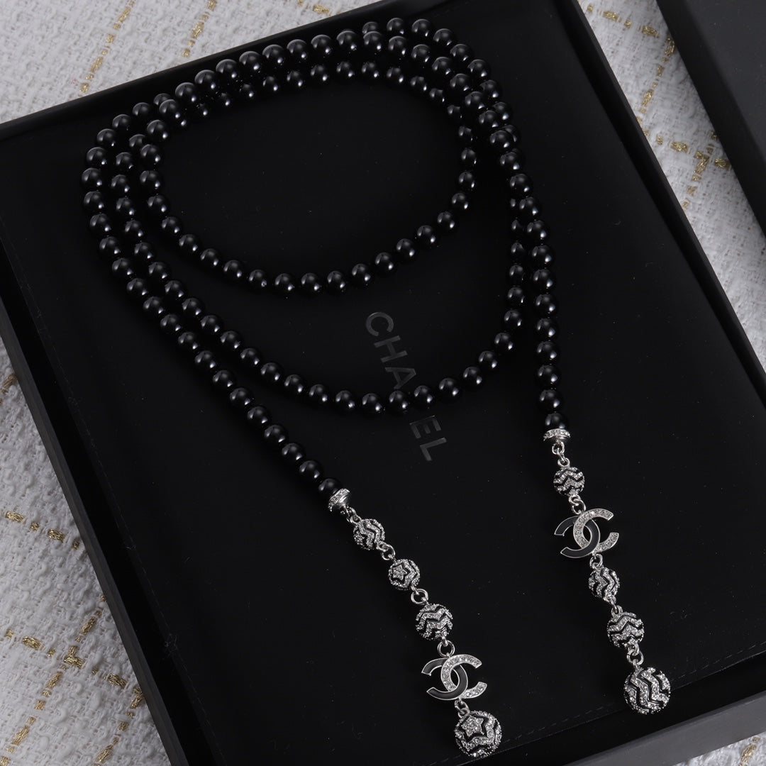 Explosive CC Rhinestone Necklace