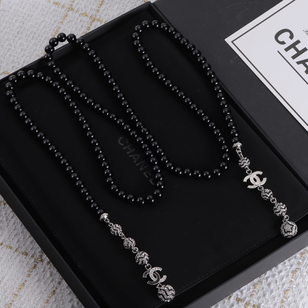 Explosive CC Rhinestone Necklace