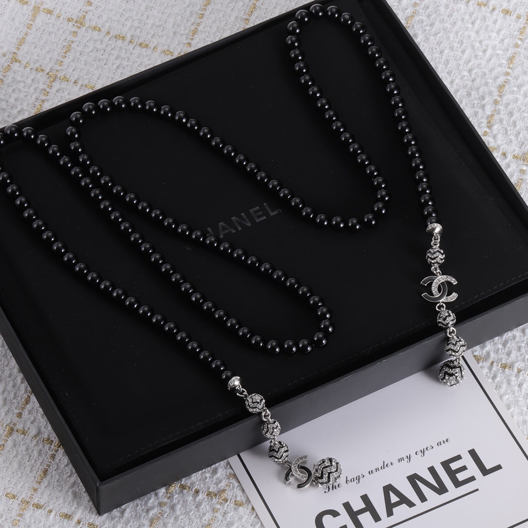 Explosive CC Rhinestone Necklace