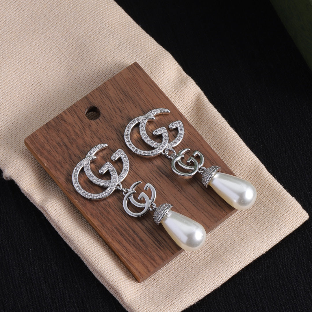 Luxury GG Pearl Dangle Earrings