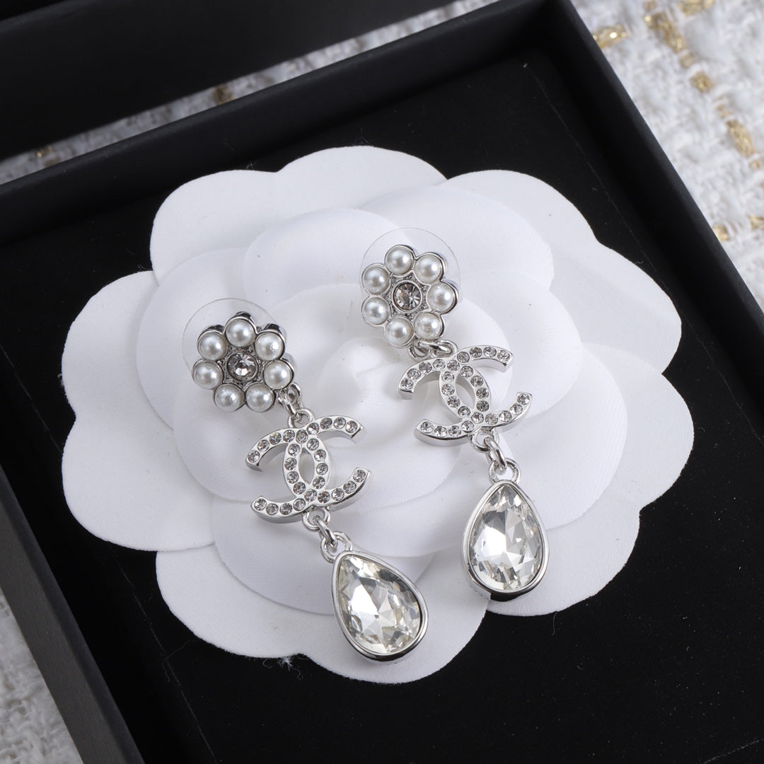 Luxury Pearl Blossom Earrings